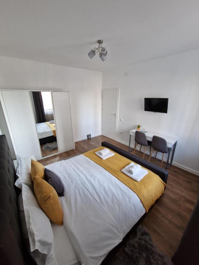 Vic Apartament Дробета-Турну Северин Екстериор снимка